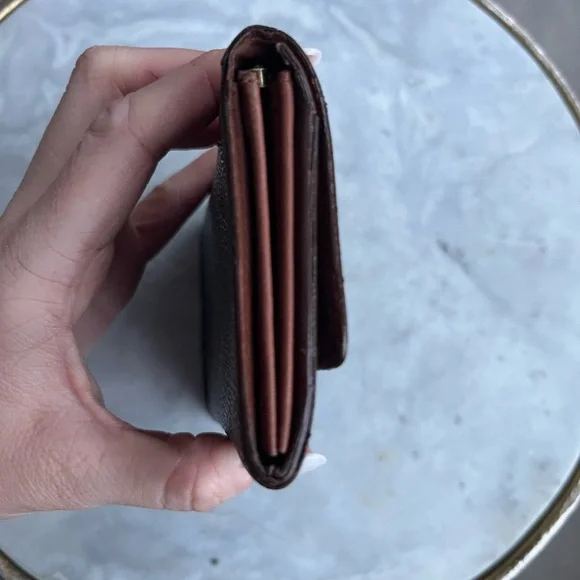 Louis Vuitton Monogram Brown Signature Compact Wallet CA1907 - Picture 5 of 16